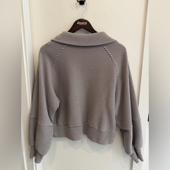 Varley Milano Half zip Sweatshirt
X-Large, COCOA BERRY/ EGRET - Picture 2 of 9
